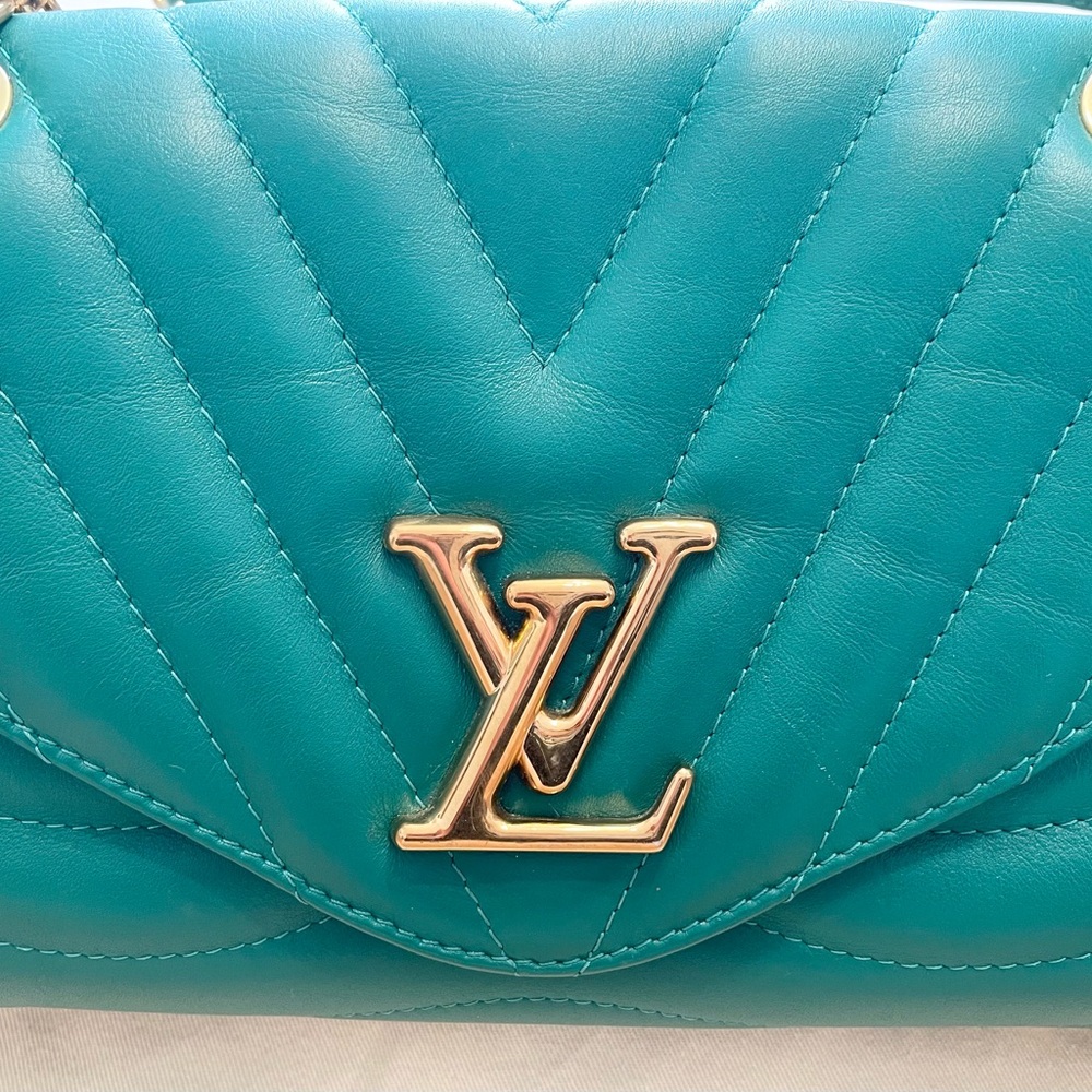 💚✨Louis Vuitton Teal Quilted Leather Bag✨💚 - Picture 3 of 17